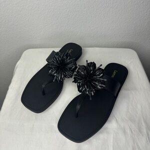 Larroude Black Hibiscus Jelly Flat Sandals Women’s Size 10 / 11 EUR 40/41 NWOT